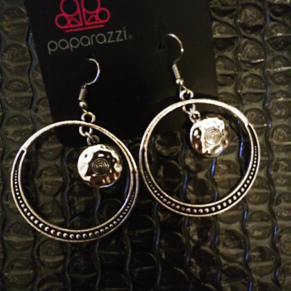 Paparazzi earrings